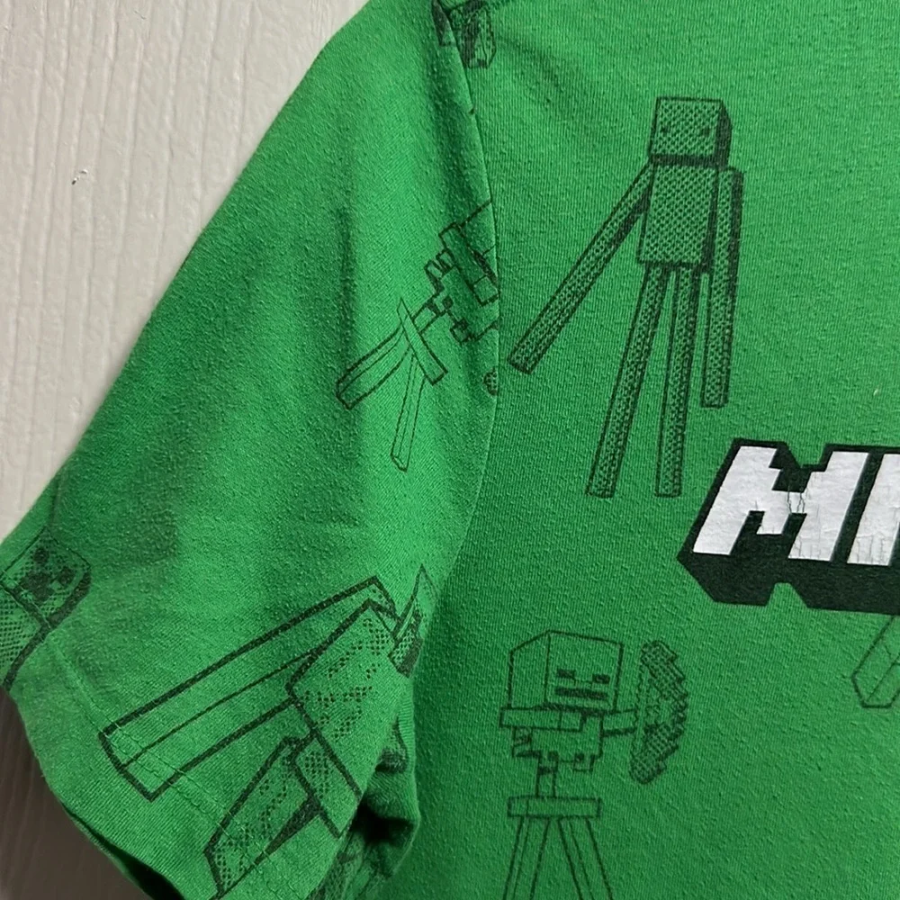 Old Navy Boys XXL (18) Minecraft Creeper Green T-Shirt | Gaming Tee | Kids Youth